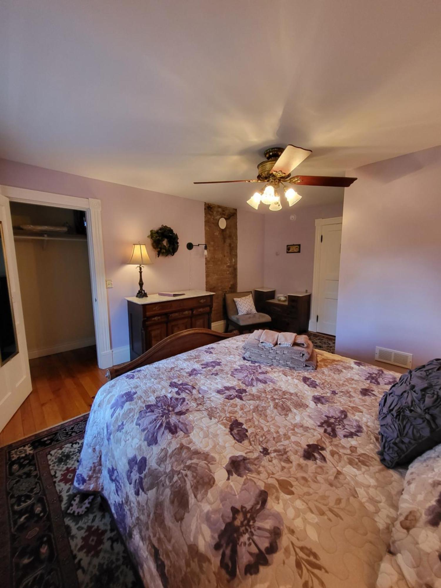 The Fox And The Grapes Bed & Breakfast Lodi Exterior photo