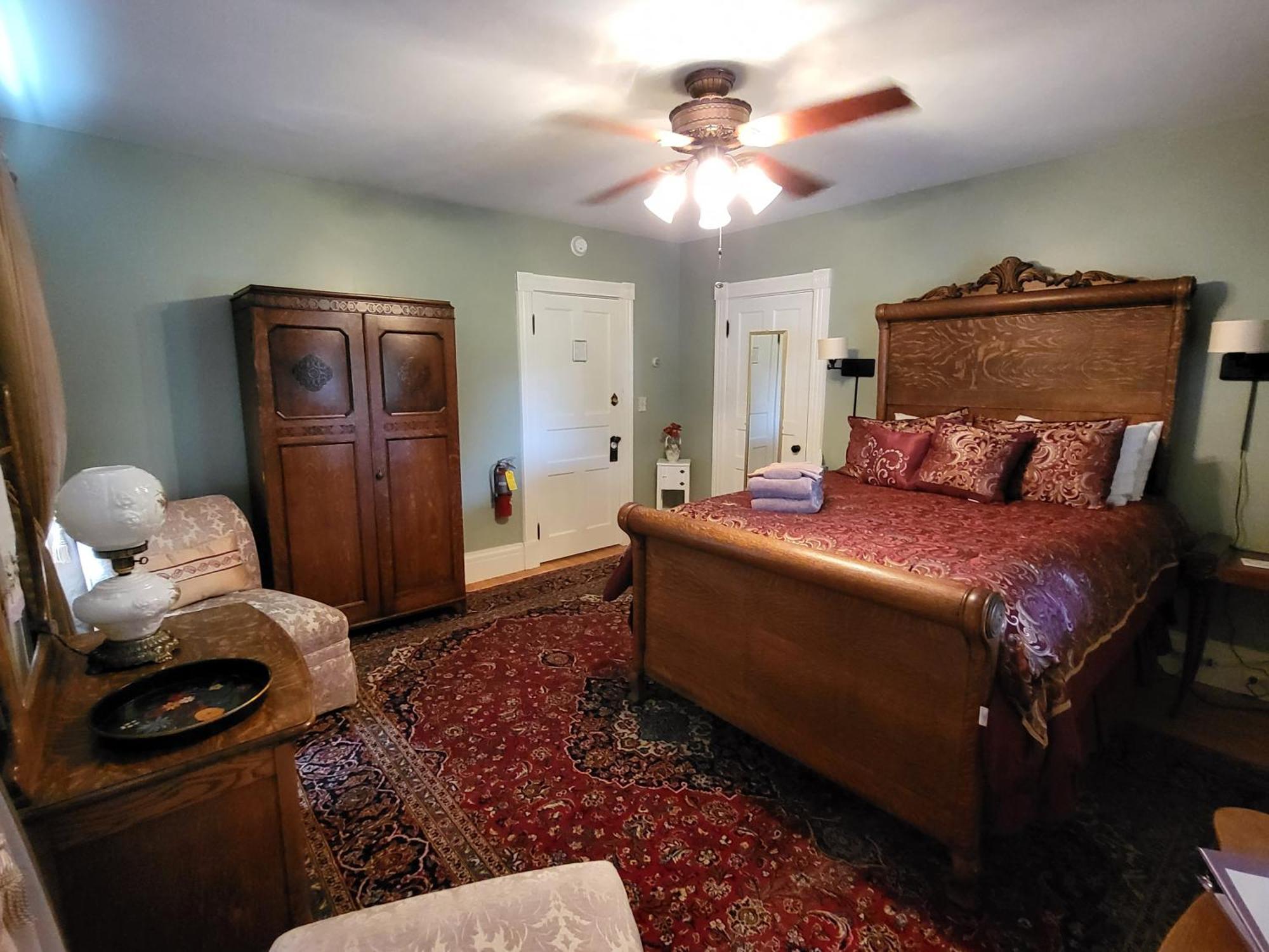 The Fox And The Grapes Bed & Breakfast Lodi Exterior photo