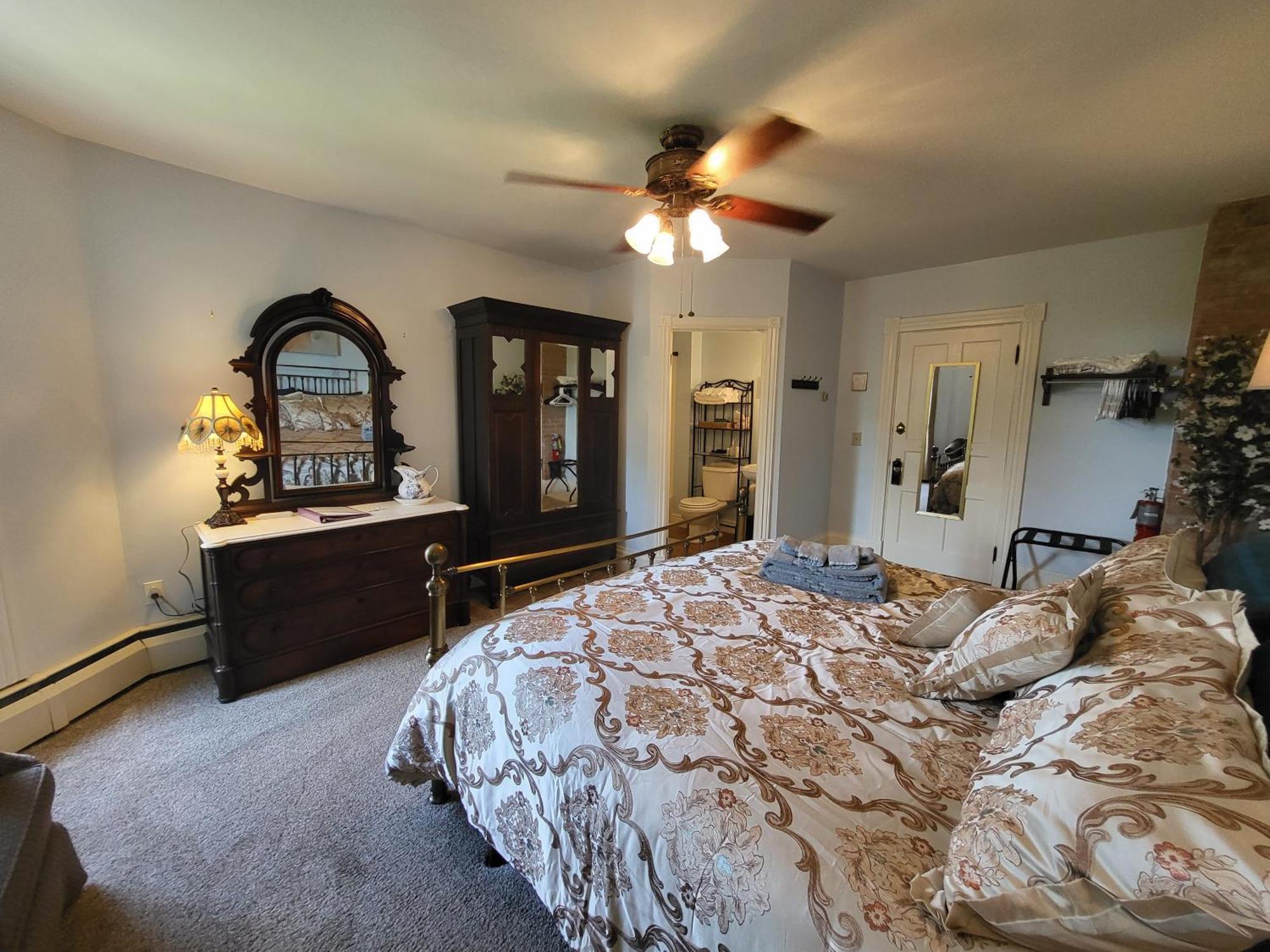 The Fox And The Grapes Bed & Breakfast Lodi Exterior photo