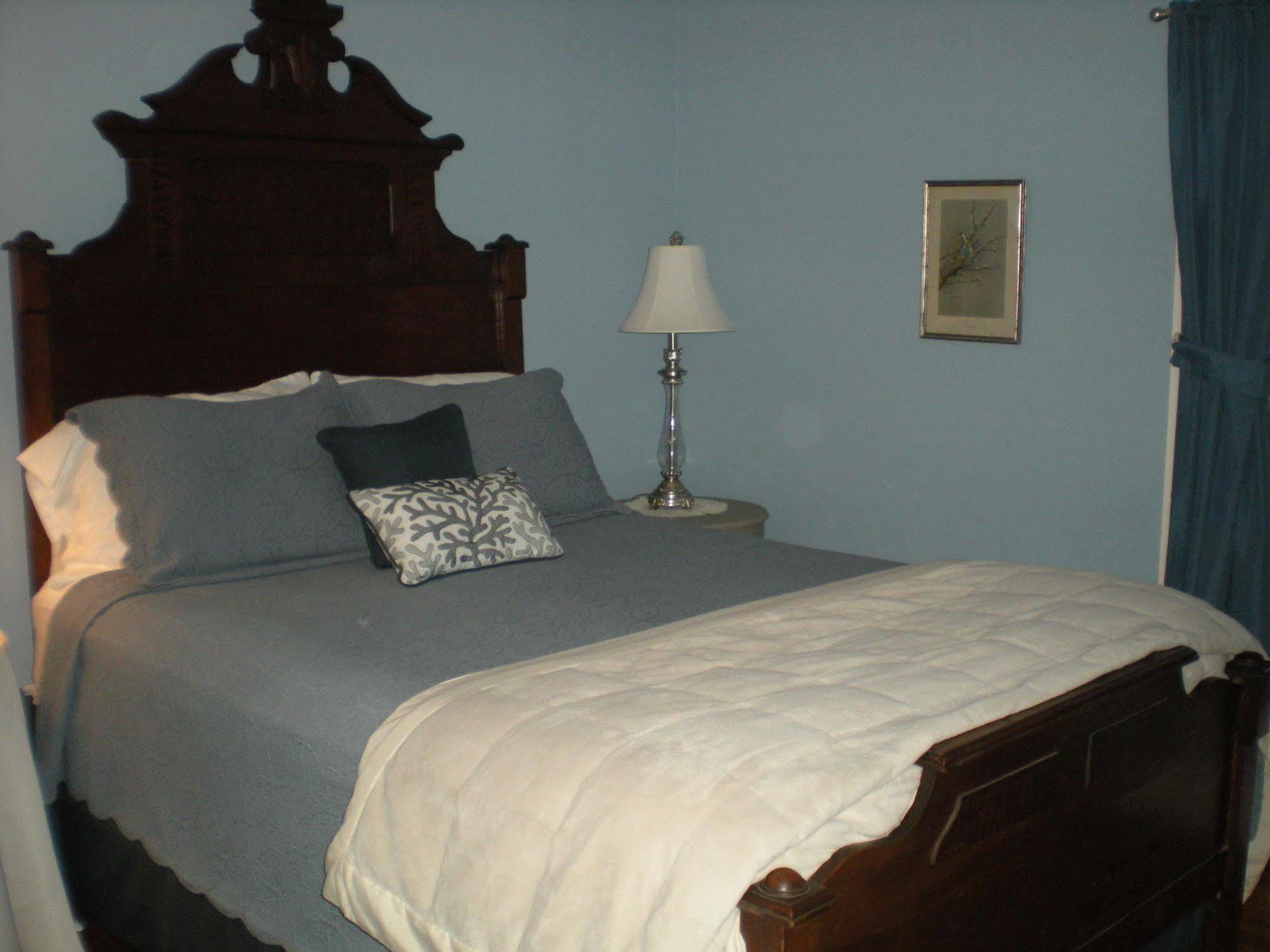 The Fox And The Grapes Bed & Breakfast Lodi Exterior photo