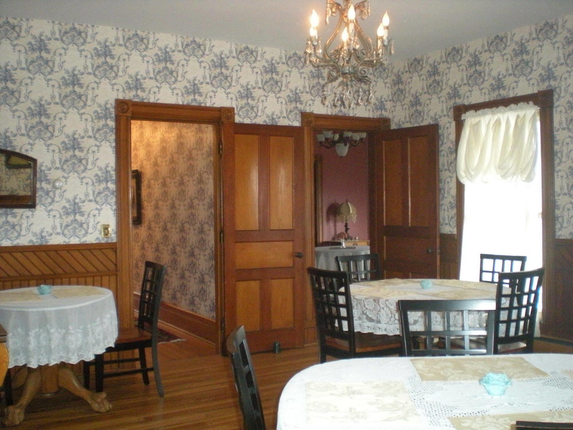 The Fox And The Grapes Bed & Breakfast Lodi Exterior photo